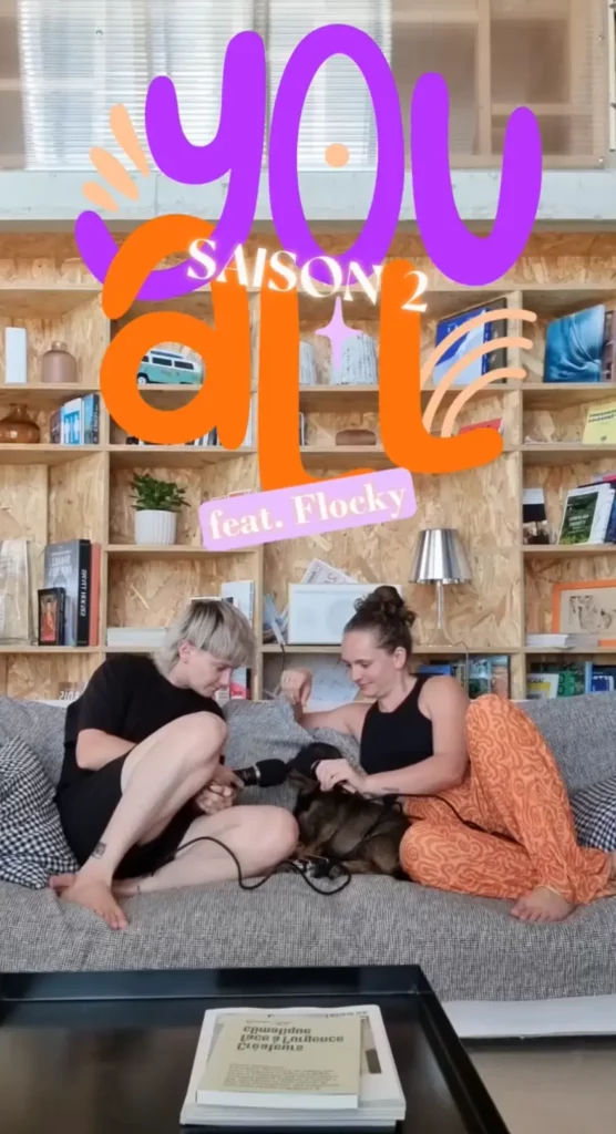 Capture d'un reel Instagram du podcast You All Saison 2 avec le logo en orange et violet superposé sur une vidéo de tournage